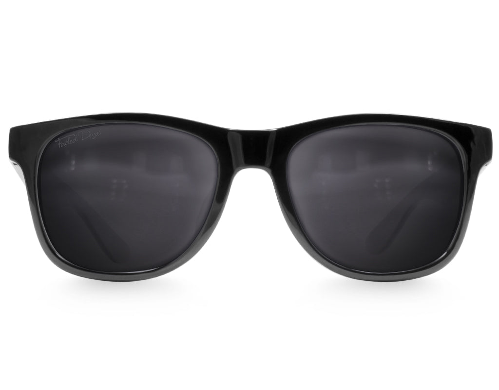 Front view of Classic 145mm large frame sunglasses in Black Matt – bold shape and polarised UV protection.