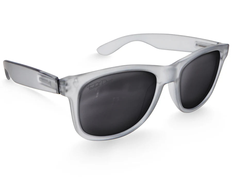 Side view of Classic 145mm large frame sunglasses in Slate Grey – extra comfort and polarised sun protection.