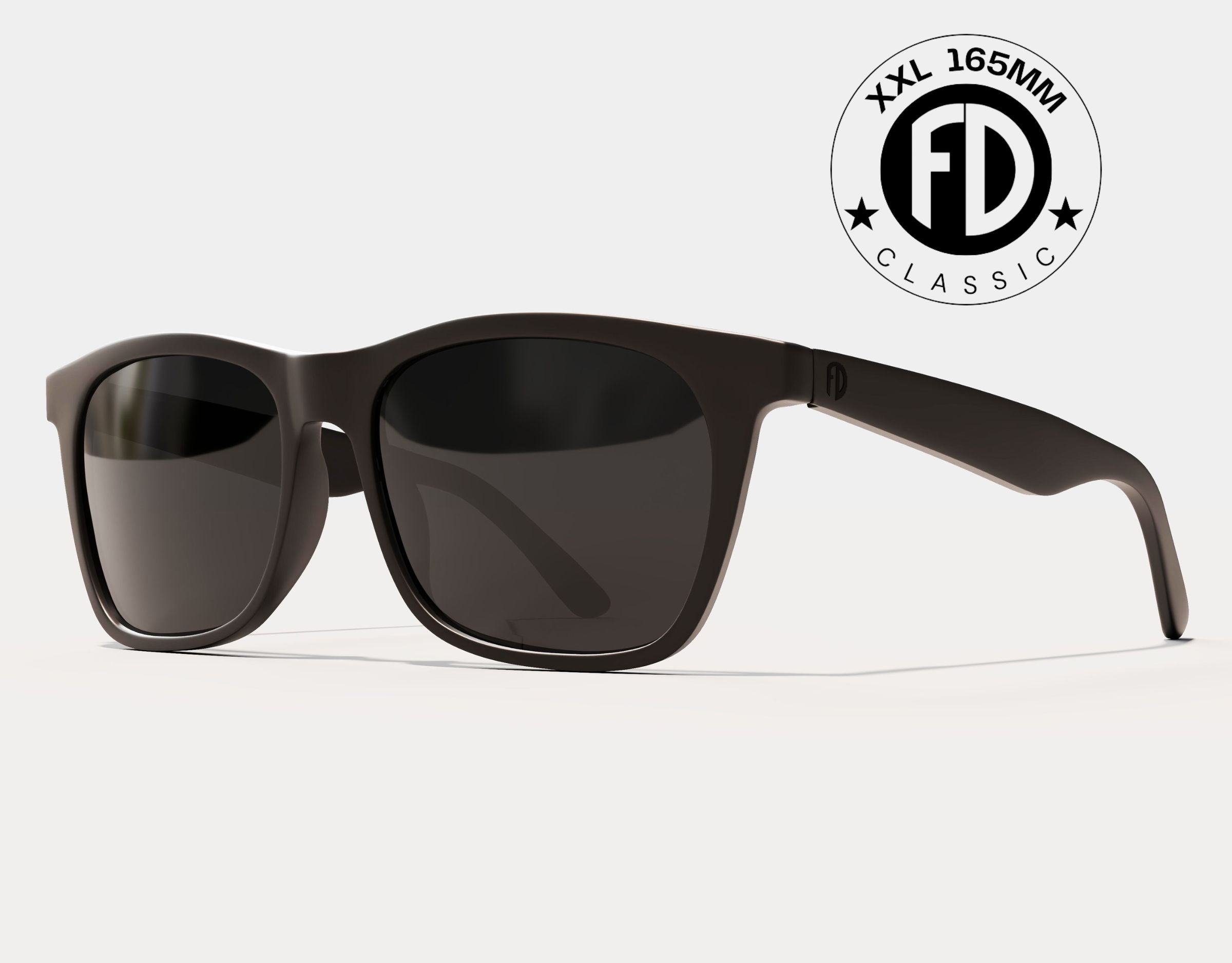 Classic 165mm XXL blackout sunglasses for big heads in matte black with black polarised lenses – ultra stealth look and extra wide fit.