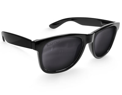 Side view of Classic 145mm large frame sunglasses in blackout – wide arms and low-key style.