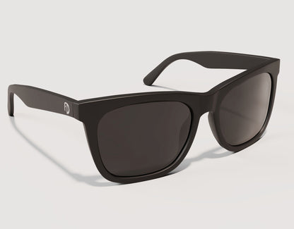 Side profile of Classic Pro 165mm XXL sunglasses for large heads in Black Gloss – reinforced hinges and premium wide-fit frame design.